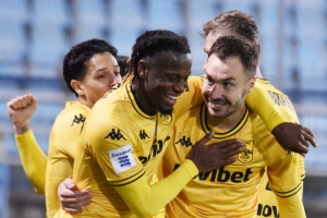 &Lambda;&alpha;&mu;ί&alpha; &ndash; &Alpha;&Rho;&Eta;&Sigma; 0-2 | &Eta;&chi;&eta;&rho;ό &laquo;&pi;&alpha;&rho;ώ&nu;&raquo; &alpha;&pi;ό &tau;&omicron;&nu; &Mu;&omicron;&rho;ό&nu; &kappa;&alpha;&iota; &delta;&iota;&pi;&lambda;ό!