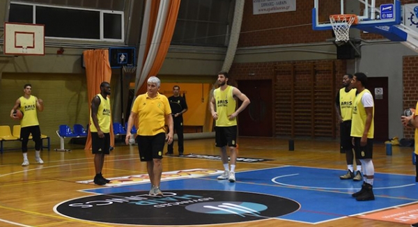 &Nu;&alpha; &alpha;&pi;&omicron;&delta;&epsilon;ί&xi;&epsilon;&iota; ό&tau;&iota; &mu;&pi;&omicron;&rho;&epsilon;ί &kappa;&alpha;&iota; &sigma;&tau;&alpha; &epsilon;&kappa;&tau;ό&sigmaf;