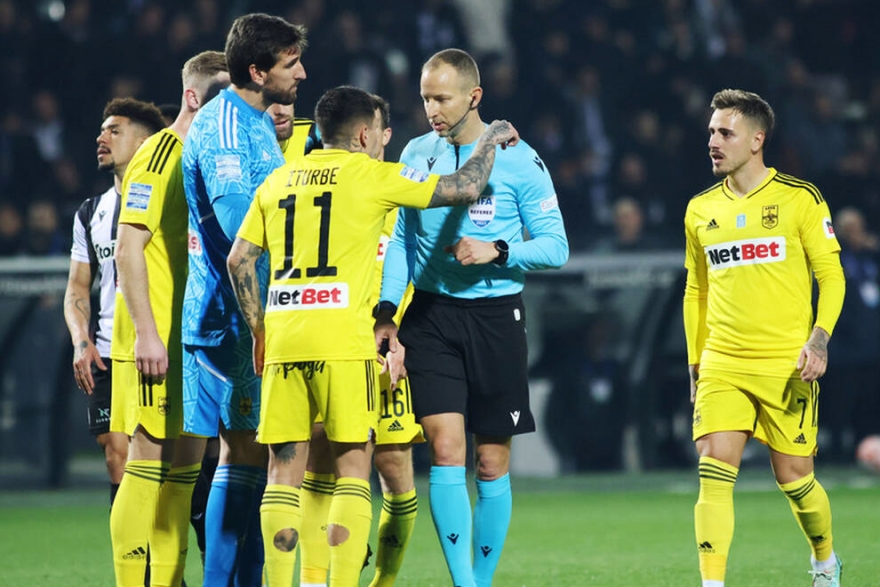 &Pi;&omicron;&alpha;&kappa; -&Alpha;&Rho;&Eta;&Sigma; 1-0 |&nbsp; &Mu;&epsilon; &tau;&eta; &ldquo;&sigma;&phi;&rho;&alpha;&gamma;ί&delta;&alpha;&rdquo; &tau;&omicron;&upsilon; &Mu;&pi;ό&gamma;&kappa;&nu;&alpha;&rho; &kappa;&alpha;&iota; &tau;&omicron;&upsilon; VAR