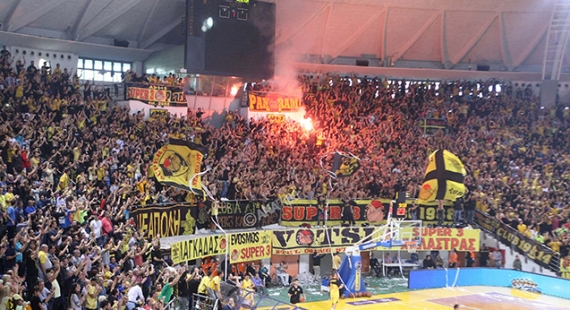 &Omicron;&mu;ά&delta;&alpha; &kappa;&alpha;&iota; &kappa;ό&sigma;&mu;&omicron;&sigmaf; &mu;&iota;&alpha; &gamma;&rho;&omicron;&theta;&iota;ά &gamma;&iota;&alpha; &tau;&eta; &nu;ί&kappa;&eta;!