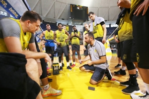 &Rho;ί&chi;&nu;&epsilon;&tau;&alpha;&iota; &sigma;&tau;&eta; &mu;ά&chi;&eta; &mu;&epsilon; &kappa;&epsilon;&rho;&delta;&iota;&sigma;&mu;έ&nu;&omicron; &tau;&omicron; &pi;&rho;ώ&tau;&omicron; &sigma;&tau;&omicron;ί&chi;&eta;&mu;&alpha;!