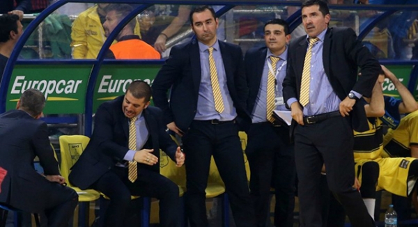 &Zeta;&eta;&tau;&epsilon;ί&tau;&alpha;&iota; &alpha;&nu;&tau;ί&delta;&rho;&alpha;&sigma;&eta;... &kappa;&alpha;&iota; &nu;ί&kappa;&eta; &pi;&rho;ό&kappa;&rho;&iota;&sigma;&eta;&sigmaf;