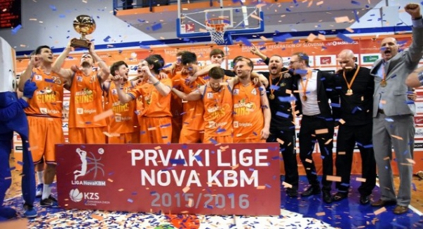 &Gamma;&iota;&alpha; &tau;&omicron; &delta;&iota;&pi;&lambda;ό-&gamma;&iota;&alpha;&tau;&rho;&iota;&kappa;ό &sigma;&tau;&eta; &Sigma;&lambda;&omicron;&beta;&epsilon;&nu;ί&alpha;