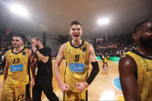 ΑΡΗΣ – Σλασκ 93-71 | Εύκολη νίκη σε γιορτινούς ρυθμούς!