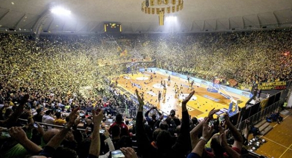 &Mu;&epsilon; &tau;&eta; &delta;ύ&nu;&alpha;&mu;&eta; &tau;&omicron;&upsilon; &Pi;&alpha;&lambda;έ &gamma;&iota;&alpha; &tau;&eta; &nu;ί&kappa;&eta;