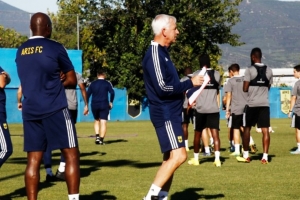 Να εκμεταλλευτεί το μομέντουμ