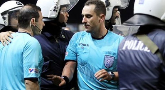 &Delta;&iota;&kappa;&alpha;&sigma;&tau;ή&sigmaf;... &tau;&alpha; &mu;&alpha;&tau;ά&kappa;&iota;&alpha; &mu;&alpha;&sigmaf;