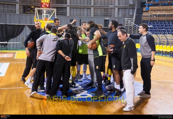 &Nu;&alpha; &rho;&epsilon;&phi;ά&rho;&epsilon;&iota; &sigma;&tau;&omicron; &Pi;&epsilon;&rho;&iota;&sigma;&tau;έ&rho;&iota;