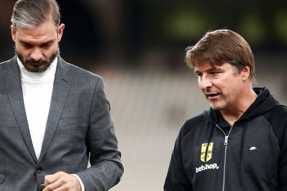 &Alpha;&pi;&omicron;&lambda;ύ&sigma;&epsilon;&iota;&sigmaf;, &pi;&alpha;&rho;&alpha;&iota;&tau;ή&sigma;&epsilon;&iota;&sigmaf; &kappa;&alpha;&iota; &eta; &epsilon;&upsilon;&kappa;&alpha;&iota;&rho;ί&alpha; &tau;&omicron;&upsilon; Ά&kappa;&eta; &Mu;ά&nu;&tau;&zeta;&iota;&omicron;&upsilon;