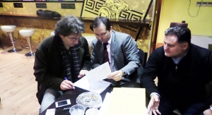 &Mu;&nu;&eta;&mu;ό&nu;&iota;&omicron;, &epsilon;&kappa;&kappa;&alpha;&theta;ά&rho;&iota;&sigma;&eta; &kappa;&alpha;&iota; &pi;&alpha;&rho;&alpha;&iota;&tau;ή&sigma;&epsilon;&iota;&sigmaf;