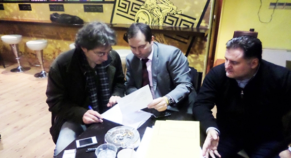 &Mu;&nu;&eta;&mu;ό&nu;&iota;&omicron;, &epsilon;&kappa;&kappa;&alpha;&theta;ά&rho;&iota;&sigma;&eta; &kappa;&alpha;&iota; &pi;&alpha;&rho;&alpha;&iota;&tau;ή&sigma;&epsilon;&iota;&sigmaf;