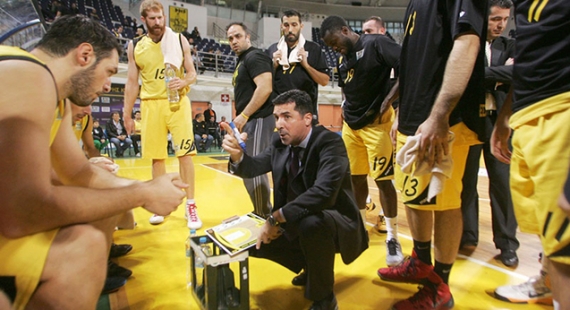 &Eta; &mu;ά&chi;&eta; &tau;&eta;&sigmaf; 4ά&delta;&alpha;&sigmaf; &kappa;&alpha;&iota; &eta; &alpha;&pi;&alpha;&rho;&alpha;ί&tau;&eta;&tau;&eta; &beta;&epsilon;&lambda;&tau;ί&omega;&sigma;&eta; &tau;&eta;&sigmaf; &omicron;&mu;ά&delta;&omicron;&sigmaf;